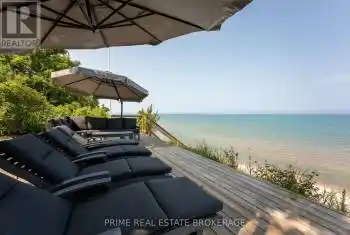 9848 Huron Pl, Lambton Shores, Ontario N0M 1T0, 4 Bedrooms Bedrooms, 12 Rooms Rooms,2 BathroomsBathrooms,All Houses,Sold,Huron,X9238373