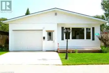 52 SUSSEX Sq, Georgian Bluffs, Ontario N4K 5N5, 2 Bedrooms Bedrooms, 7 Rooms Rooms,1 BathroomBathrooms,All Houses,Sold,SUSSEX,X10846293