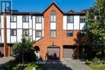 4165 Fieldgate Dr Unit# 5, Mississauga, Ontario L4W 2M9, 3 Bedrooms Bedrooms, 7 Rooms Rooms,3 BathroomsBathrooms,All Houses,Sold,Fieldgate,W9351118