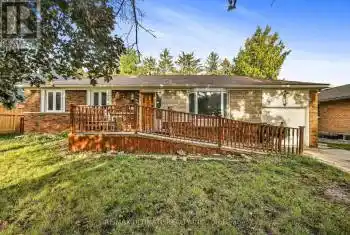 11 Duffin St, Ajax, Ontario L1S 6B7, 4 Bedrooms Bedrooms, 8 Rooms Rooms,2 BathroomsBathrooms,All Houses,Sold,Duffin,E9372804