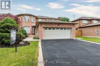 577 Crescent Mississauga (Hurontario) Ontario L5R2A1