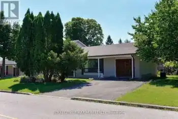 9 Ollerton Rd, Toronto, Ontario M3J 1X7, 3 Bedrooms Bedrooms, 9 Rooms Rooms,2 BathroomsBathrooms,All Houses,Sold,Ollerton,W9380542