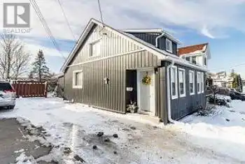 120 Clara St, Thorold, Ontario L2V 1K1, 3 Bedrooms Bedrooms, 6 Rooms Rooms,1 BathroomBathrooms,All Houses,Sold,Clara,X9385585