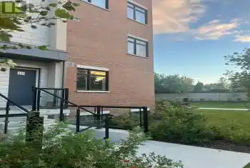 1070 Douglas McCurdy Comm Unit# 221, Mississauga, Ontario L5G 0C6, 3 Bedrooms Bedrooms, 6 Rooms Rooms,3 BathroomsBathrooms,All Houses,Rented,Douglas McCurdy Comm,W9393449