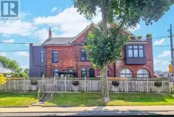263 Keele St, Toronto, Ontario M6P 2K1, 4 Bedrooms Bedrooms, 13 Rooms Rooms,4 BathroomsBathrooms,All Houses,Sold,Keele,W9396835