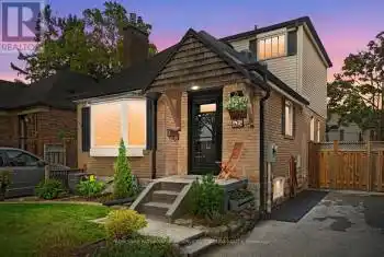 43 White Birch Rd, Toronto, Ontario M1N 3A7, 2 Bedrooms Bedrooms, 9 Rooms Rooms,3 BathroomsBathrooms,All Houses,Sold,White Birch,E9396782