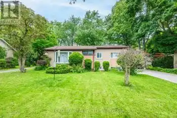 16 Chatfield Dr, Toronto, Ontario M3B 1K5, 3 Bedrooms Bedrooms, 6 Rooms Rooms,2 BathroomsBathrooms,All Houses,Sold,Chatfield,C9307172