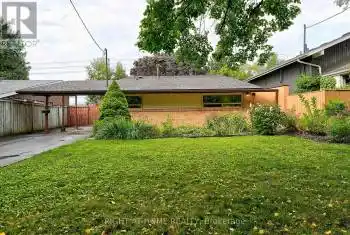 34 Oakley Blvd, Toronto, Ontario M1P 3P3, 3 Bedrooms Bedrooms, 7 Rooms Rooms,2 BathroomsBathrooms,All Houses,Sold,Oakley,E9309272