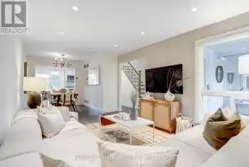 10 Capilano Crt, Vaughan, Ontario L4K 1L2, 2 Bedrooms Bedrooms, 6 Rooms Rooms,3 BathroomsBathrooms,All Houses,Sold,Capilano,N9396915