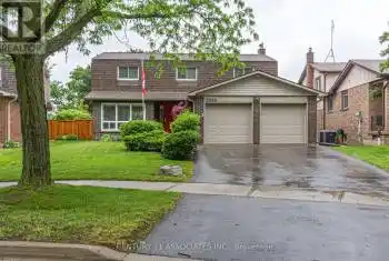 2560 Brasilia Circ, Mississauga, Ontario L5N 2G1, 4 Bedrooms Bedrooms, 9 Rooms Rooms,4 BathroomsBathrooms,All Houses,Sold,Brasilia,W9259805