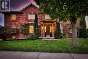 2250 Hummingbird Way, Oakville, Ontario L6M 3Z7, 3 Bedrooms Bedrooms, 6 Rooms Rooms,3 BathroomsBathrooms,All Houses,Sold,Hummingbird,W9383731