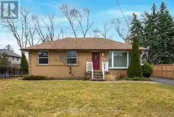 2036 Constance Dr, Oakville, Ontario L6J 2V5, 3 Bedrooms Bedrooms, 6 Rooms Rooms,2 BathroomsBathrooms,All Houses,Sold,Constance,W9416395