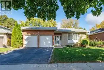 26 Stubbswood Sq, Toronto, Ontario M1S 2K6, 4 Bedrooms Bedrooms, 8 Rooms Rooms,3 BathroomsBathrooms,All Houses,Sold,Stubbswood,E9415944