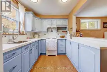 380 Vaughan Rd, Toronto, Ontario M6C 2N9, 3 Bedrooms Bedrooms, 6 Rooms Rooms,2 BathroomsBathrooms,All Houses,Sold,Vaughan,C9508370