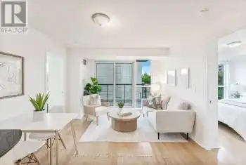 70 High Park Ave Unit# 307, Toronto, Ontario M6P 1A1, 2 Bedrooms Bedrooms, 5 Rooms Rooms,2 BathroomsBathrooms,Condo,Sold,High Park,W9508907