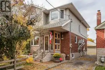 952 Coxwell Ave, Toronto, Ontario M4C 3G3, 3 Bedrooms Bedrooms, 6 Rooms Rooms,3 BathroomsBathrooms,All Houses,Sold,Coxwell,E9509394