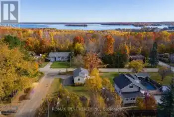 428 Barnes Ave, Tay, Ontario L0K 1R0, 1 Bedroom Bedrooms, 5 Rooms Rooms,1 BathroomBathrooms,All Houses,Sold,Barnes,S9511450