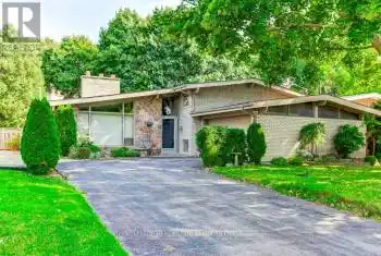 45 Oldham Rd, Toronto, Ontario M9A 2B9, 3 Bedrooms Bedrooms, 9 Rooms Rooms,3 BathroomsBathrooms,All Houses,Sold,Oldham,W9767767
