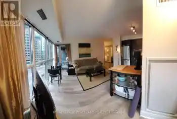 28 Ted Rogers Way Unit# 701, Toronto, Ontario M4Y 2J4, 1 Bedroom Bedrooms, 4 Rooms Rooms,1 BathroomBathrooms,Condo,Rented,Ted Rogers,C10405145