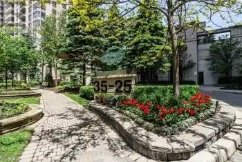 35 Kingsbridge Garden Circ Unit# 308, Mississauga, Ontario L5R 3Z5, 2 Bedrooms Bedrooms, 5 Rooms Rooms,1 BathroomBathrooms,Condo,Sold,Kingsbridge Garden,W10407603