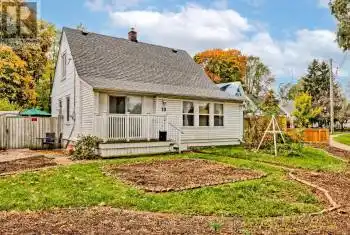 10 Smith Cres, Toronto, Ontario M8Z 3X5, 3 Bedrooms Bedrooms, 6 Rooms Rooms,2 BathroomsBathrooms,All Houses,Sold,Smith,W10409241