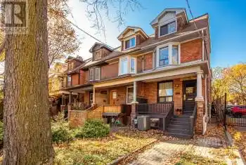 660 Markham St, Toronto, Ontario M6G 2L9, 4 Bedrooms Bedrooms, 7 Rooms Rooms,2 BathroomsBathrooms,All Houses,Sold,Markham,C10414413