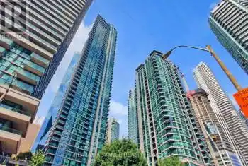 18 Harbour St Unit# 3307, Toronto, Ontario M5J 2Z6, 1 Bedroom Bedrooms, 5 Rooms Rooms,1 BathroomBathrooms,Condo,Rented,Harbour,27632141