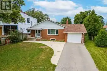 24 Duncairn Dr, Toronto, Ontario M9B 2P1, 3 Bedrooms Bedrooms, 7 Rooms Rooms,2 BathroomsBathrooms,All Houses,Sold,Duncairn,W10415598