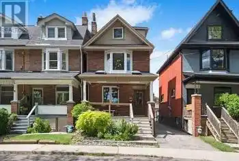 30 Fernbank Ave, Toronto, Ontario M6H 1W2, 2 Bedrooms Bedrooms, 8 Rooms Rooms,3 BathroomsBathrooms,All Houses,Rented,Fernbank,W10416519