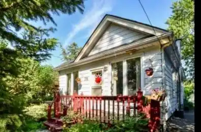 76 Troy Street Mississauga (Mineola) Ontario L5G1S7