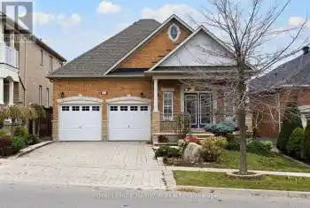 212 Ivy Glen Dr, Vaughan, Ontario L6A 0N8, 2 Bedrooms Bedrooms, 6 Rooms Rooms,3 BathroomsBathrooms,All Houses,Sold,Ivy Glen,N10425711