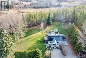 401838 GREY COUNTY RD 4, West Grey, Ontario N4N 3B8, 2 Bedrooms Bedrooms, 5 Rooms Rooms,1 BathroomBathrooms,All Houses,Sold,GREY COUNTY RD 4,X11822723