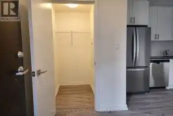 15 Lytham Green Circ Unit# 15, Newmarket, Ontario L3Y 0H5, 1 Bedroom Bedrooms, 3 Rooms Rooms,1 BathroomBathrooms,Condo,Rented,Lytham Green,N10432990