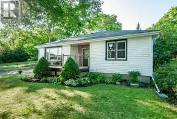 422 Bellevue St, Peterborough, Ontario K9H 5G6, 2 Bedrooms Bedrooms, 6 Rooms Rooms,2 BathroomsBathrooms,All Houses,Sold,Bellevue,X10929145