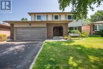 17 Chapais Cres, Toronto, Ontario M1C 2C3, 4 Bedrooms Bedrooms, 9 Rooms Rooms,3 BathroomsBathrooms,All Houses,Sold,Chapais,E11247362