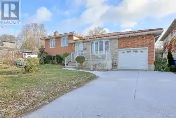 135 SOUTH St, Woodstock, Ontario N4S 3L3, 3 Bedrooms Bedrooms, 9 Rooms Rooms,3 BathroomsBathrooms,All Houses,Sold,SOUTH,X11880079