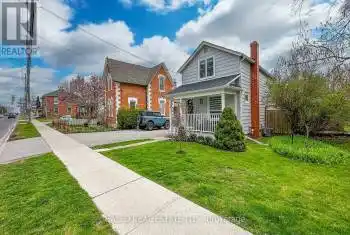 6727 Main St, Whitchurch-Stouffville, Ontario L4A 6B3, 2 Bedrooms Bedrooms, 6 Rooms Rooms,1 BathroomBathrooms,All Houses,Sold,Main,N11836214