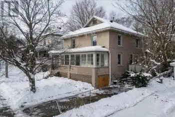 132 Jarvis St, Orillia, Ontario L3V 2A5, 4 Bedrooms Bedrooms, 12 Rooms Rooms,2 BathroomsBathrooms,All Houses,Sold,Jarvis,S11881118