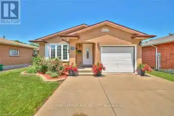23 Andrea Dr, St. Catharines, Ontario L2S 3N7, 3 Bedrooms Bedrooms, 13 Rooms Rooms,2 BathroomsBathrooms,All Houses,Sold,Andrea,X9271477