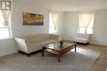 27 Inchcliffe Cres, Toronto, Ontario M9P 2L3, 2 Bedrooms Bedrooms, 7 Rooms Rooms,1 BathroomBathrooms,All Houses,Rented,Inchcliffe,W11883862
