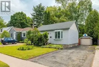 2368 Woodward Ave, Burlington, Ontario L7R 1T9, 3 Bedrooms Bedrooms, 5 Rooms Rooms,1 BathroomBathrooms,All Houses,Rented,Woodward,W11885932