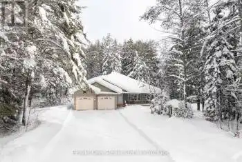 557 South Mary Lake Rd, Huntsville, Ontario P0B 1L0, 3 Bedrooms Bedrooms, 9 Rooms Rooms,6 BathroomsBathrooms,All Houses,Sold,South Mary Lake,X11886076
