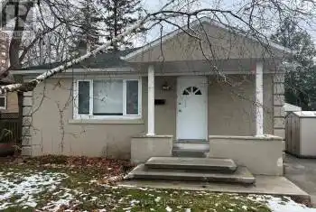 19 MCALLISTER Rd Unit# Main, Toronto, Ontario M3H 2N1, 3 Bedrooms Bedrooms, 6 Rooms Rooms,1 BathroomBathrooms,All Houses,Rented,MCALLISTER,C11889013