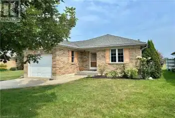 250 Bethune Cres, Goderich, Ontario N7A 4M6, 3 Bedrooms Bedrooms, 12 Rooms Rooms,3 BathroomsBathrooms,All Houses,Sold,Bethune,X11890433