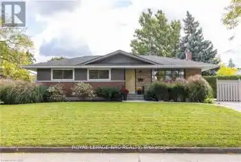 37 LARCHWOOD Dr, St. Catharines, Ontario L2T 2H6, 3 Bedrooms Bedrooms, 7 Rooms Rooms,2 BathroomsBathrooms,All Houses,Sold,LARCHWOOD,X10729490