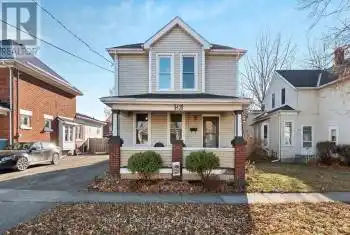 42 Dacotah St, St. Catharines, Ontario L2R 1Z7, 3 Bedrooms Bedrooms, 10 Rooms Rooms,2 BathroomsBathrooms,All Houses,Sold,Dacotah,X11896662