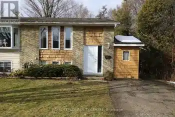 79B Churchill St, Waterloo, Ontario N2L 2X1, 2 Bedrooms Bedrooms, 5 Rooms Rooms,2 BathroomsBathrooms,All Houses,Sold,Churchill,X11899304