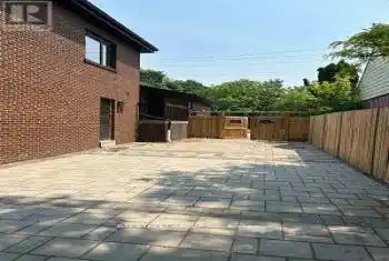 2086 Pharmacy Ave, Toronto, Ontario M1W 1H8, 2 Bedrooms Bedrooms, 5 Rooms Rooms,2 BathroomsBathrooms,All Houses,Rented,Pharmacy,27751276