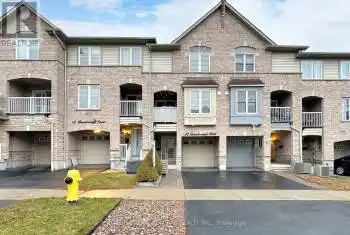 10 Burnsborough St, Ajax, Ontario L1S 0B6, 2 Bedrooms Bedrooms, 5 Rooms Rooms,1 BathroomBathrooms,All Houses,Sold,Burnsborough,E11901042