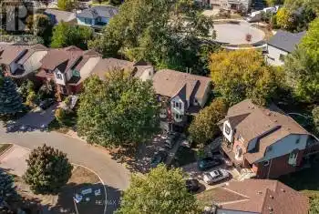11 Normandy Pl, Oakville, Ontario L6K 1R9, 3 Bedrooms Bedrooms, 9 Rooms Rooms,3 BathroomsBathrooms,All Houses,Rented,Normandy,W11903422